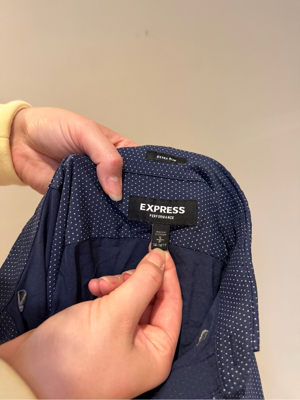 Express Performance Extra Slim Button Down Top - Picture 5 of 6